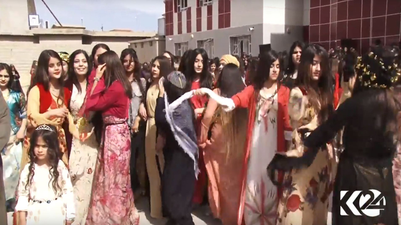 بـ"الزي الكوردي".. طلبة كورد يردون على قرار عراقي